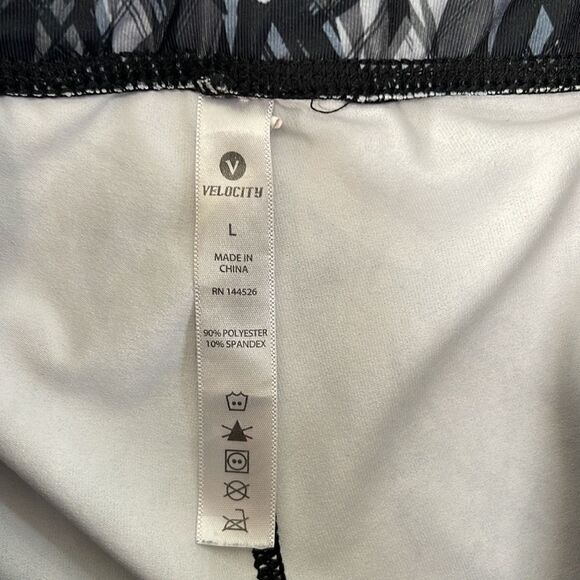 Velocity Capri athletic leggings.  Size Large. - Picture 3 of 4